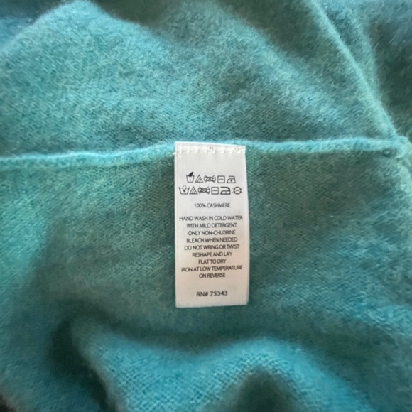 Tahari 100% Cashmere Turquoise Sweater Size L — Luxe & Cozy! - Picture 2 of 15
